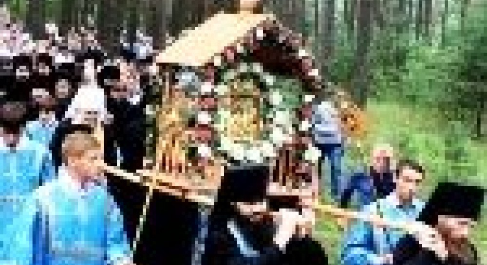 На Тернопільщині повторили історичний шлях перенесення чудотворної Почаївської ікони Божої Матері у Лавру (1597 р.)