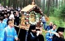 На Тернопільщині повторили історичний шлях перенесення чудотворної Почаївської ікони Божої Матері у Лавру (1597 р.)