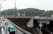Милиционер попал в ДТП на мосту Патона