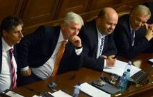 Президент Чехии принял отставку правительства