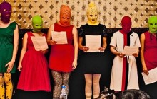 Под Киево-Печерской Лаврой состоялась акция в поддержку Pussy Riot