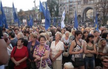 Бюджетники під Київрадою вимагають виборів в Києві