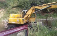 Держслужбовець допомагав розкрадати річковий камінь