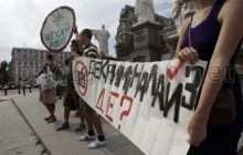 Кабмін вирішив пом'якшити відповідальність за зберігання наркотиків