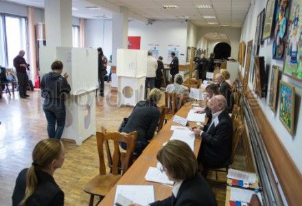 Выборы Мэра Москвы - один из избирательных участков Выборы Мэра Москвы - один из избирательных участков