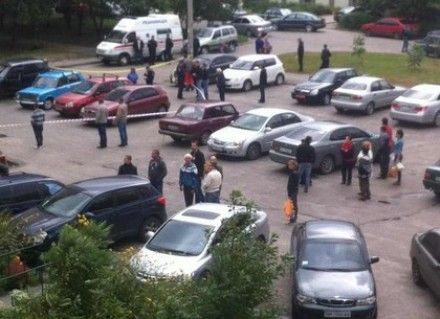 Осколки залітали у вікна мешканців будинку / Фото: Олександр Пасічник, dozor.kharkov.ua Осколки залітали у вікна мешканців будинку / Фото: Олександр Пасічник, dozor.kharkov.ua