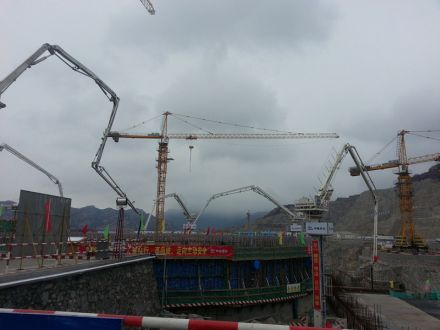 Заливка первого бетона в фундамент 3-го энергоблока АЭС «Тяньвань» в Китае, фото Росатома