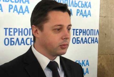Петр Гоч обзавелся новой машиной за миллион, кадр видео с YouTube Петр Гоч обзавелся новой машиной за миллион, кадр видео с YouTube