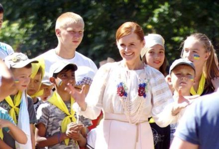 Жуковская проводит разные социальные акции