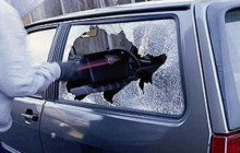 В Киеве задержали пару, подозреваемую в кражах из автомобилей