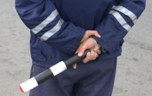 У Росії п'яний депутат ледь не відкусив співробітникові ДАІ палець