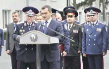 У Харкові Захарченко відкрив скульптуру "Випускник університету"