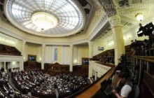 Сегодня ВР заслушает доклад Кабмина и рассмотрит закон о статусе судей