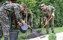 Министр обороны Лебедев высоко оценил подготовку будущих офицеров во Львове