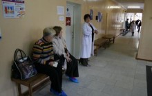 В киевской поликлинике собирают деньги на лекарства и лифты (фото)