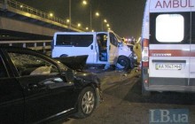 Водитель спровоцировал ДТП на мосту и бросался с трубой на людей