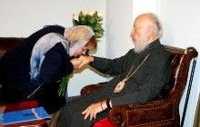 Предстоятель УПЦ відзначив церковними нагородами громадських діячів