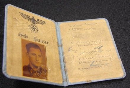 Изъятое удостоверение члена СС Изъятое удостоверение члена СС