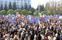 Десятки тисяч мешканців Молдови виступили на підтримку євроінтеграції (фото)