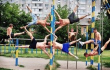 В Киеве открыта новая спортивная площадка для воркаута
