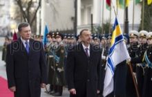 Янукович и президент Азербайджана обменялись орденами
