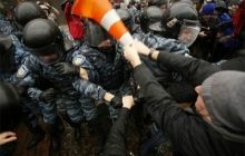 Возле Кабмина драка - правоохранители применили слезоточивый газ