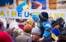 Неизвестные молодчики разгромили Евромайдан в Днепропетровске