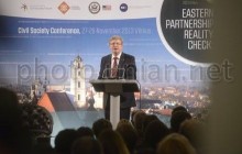 ЕС готов к диалогу с Россией, но не к трехсторонним переговорам - Фюле