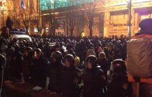 Движение по улице Крещатик остановлено милиционерами
