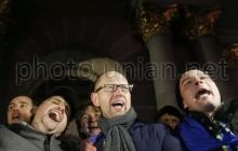 Майдан стоятиме, допоки прем`єр і глава МВС не підуть у відставку – Яценюк