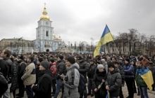 На Михайловскую площадь вышло уже более 15 тысяч человек