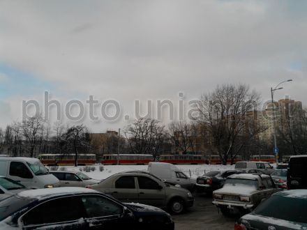 В районе метро Черниговская трамвай сошел с рельсов, образовался крупный затор (фото)