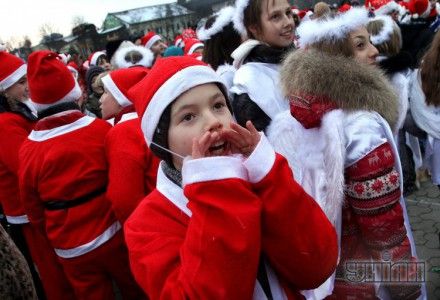 Парад миколайчиків в Ужгороді-2013 Парад миколайчиків в Ужгороді-2013