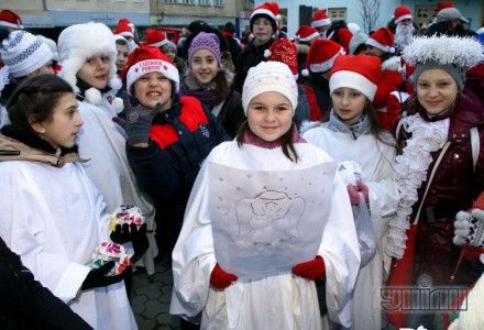 Парад миколайчиків в Ужгороді-2013 Парад миколайчиків в Ужгороді-2013