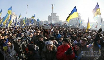Народ на Майдане расходиться не намерен