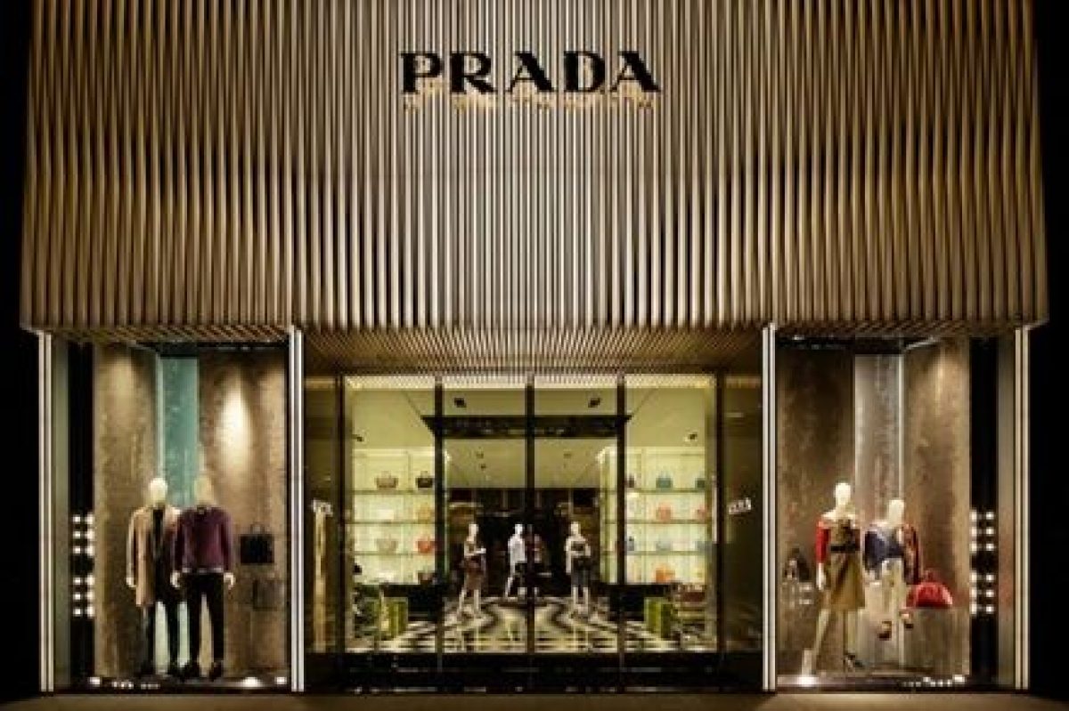 Модный дом Prada выходит из офшоров и вернет налоги за десять лет | УНИАН