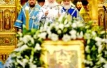 Напередодні свята Введення в храм Пресвятої Богородиці Предстоятель РПЦ відправив всеношну