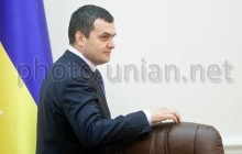 Захарченко заявляет, что не собирается подавать в отставку