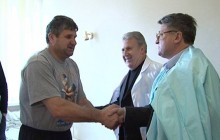 Нардепи відвідали у лікарні правоохоронців