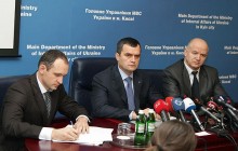 Захарченко назвав злочином складання мітингувальниками списків