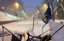 Комунальники розібрали барикади біля Кабміну