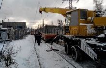 В районе метро Черниговская трамвай сошел с рельсов, образовался крупный затор (фото)
