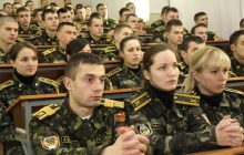 “Приріст числа контрактників у Збройних Силах свідчить про довіру суспільства до війська”, – Міністр оборони України