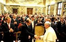 Папа Франциск: Різдвяна ялинка – символ переможного Божественного світла