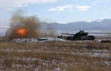 На Ангарському полігоні в Криму тривають навчання танкістів і артилеристів