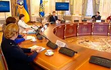 Янукович анонсував новий круглий стіл з опозицією