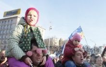 Около 2,5 тысяч человек продолжают акцию протеста на Майдане