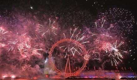 Фейерверки Лондона / Фото: Reuters Фейерверки Лондона / Фото: Reuters