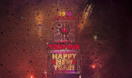 Фейерверки Нью-Йорка / Фото: Reuters Фейерверки Нью-Йорка / Фото: Reuters
