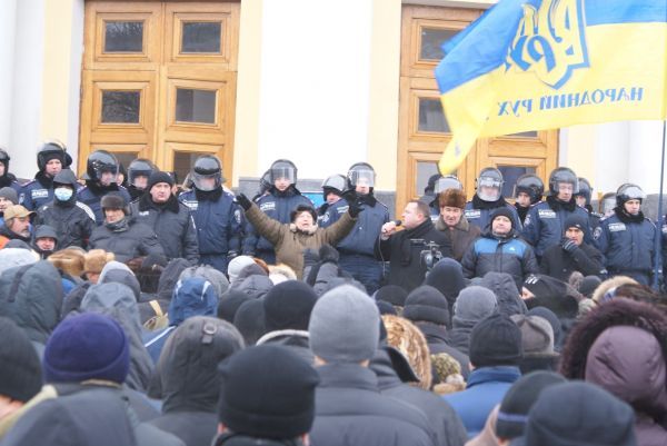 В регіонах України продовжується протистояння / Фото i-vin.info